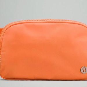 NWT Lululemon Everywhere Belt Bag